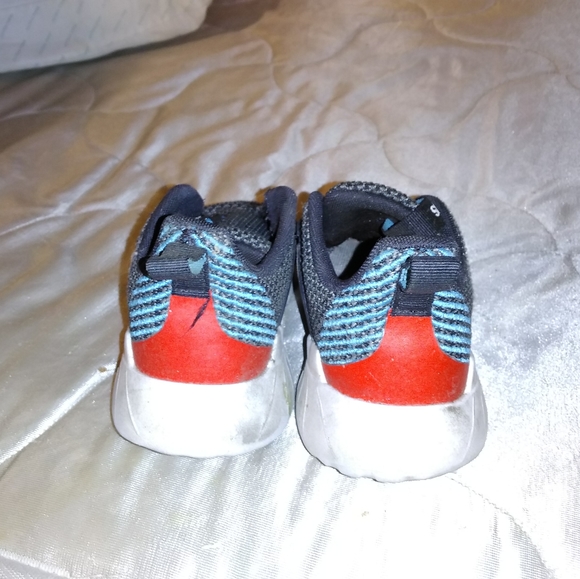 Adidas shoes - Picture 7 of 8